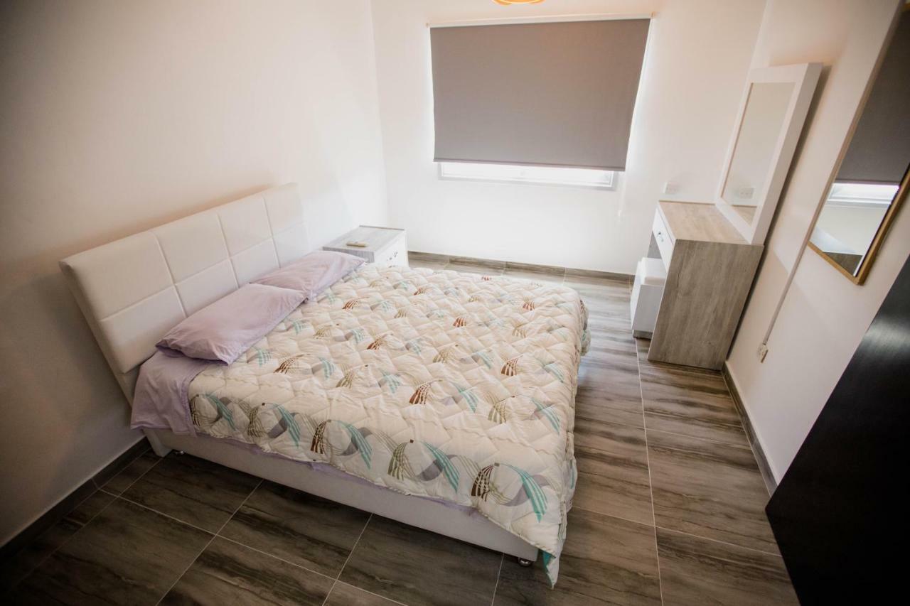 Twins Apartments คาโตเปียร์กอส ภายนอก รูปภาพ